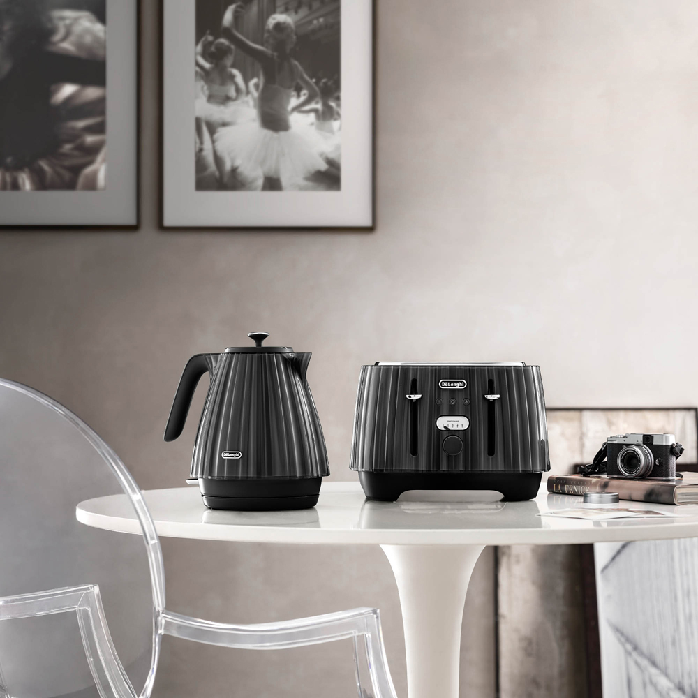 De'Longhi Ballerina DL3002 Black 4 Slice Toaster Image 7