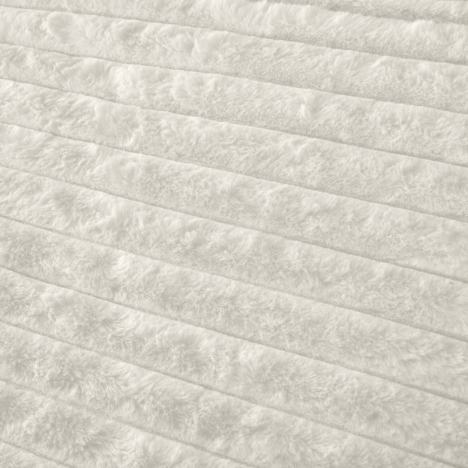 Colorado Faux Fur Duvet Set Ivory King Image 3