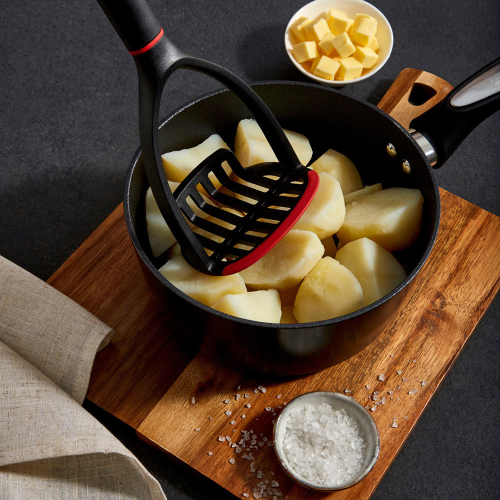 Morphy Richards Masher and Ladle Set Image 5