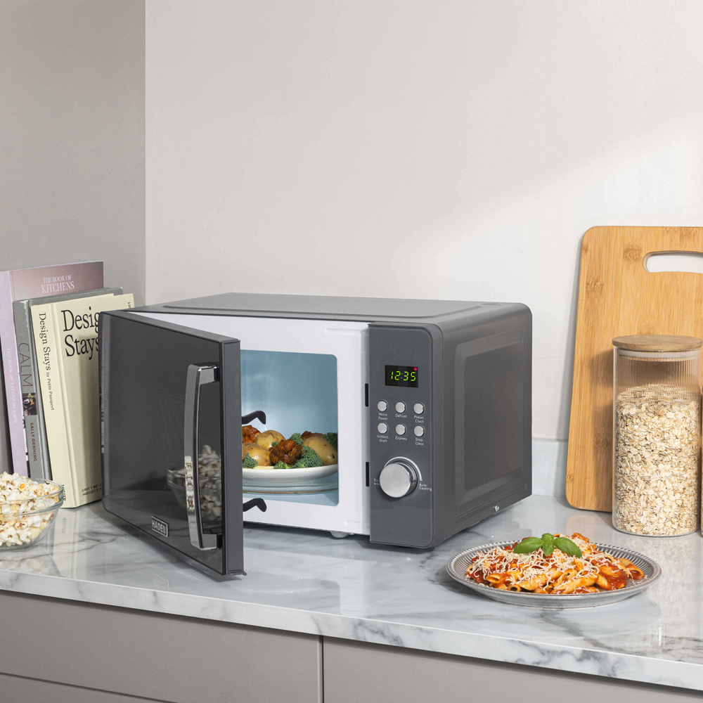 Haden 214621 Grey 17L Digital Microwave 700W Image 2