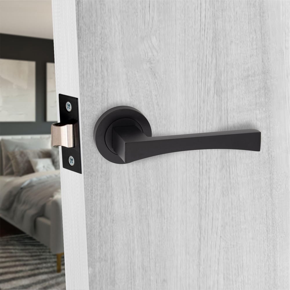 Golden Grace Matt Black Wave Latch Handles Set 52mm Image 2