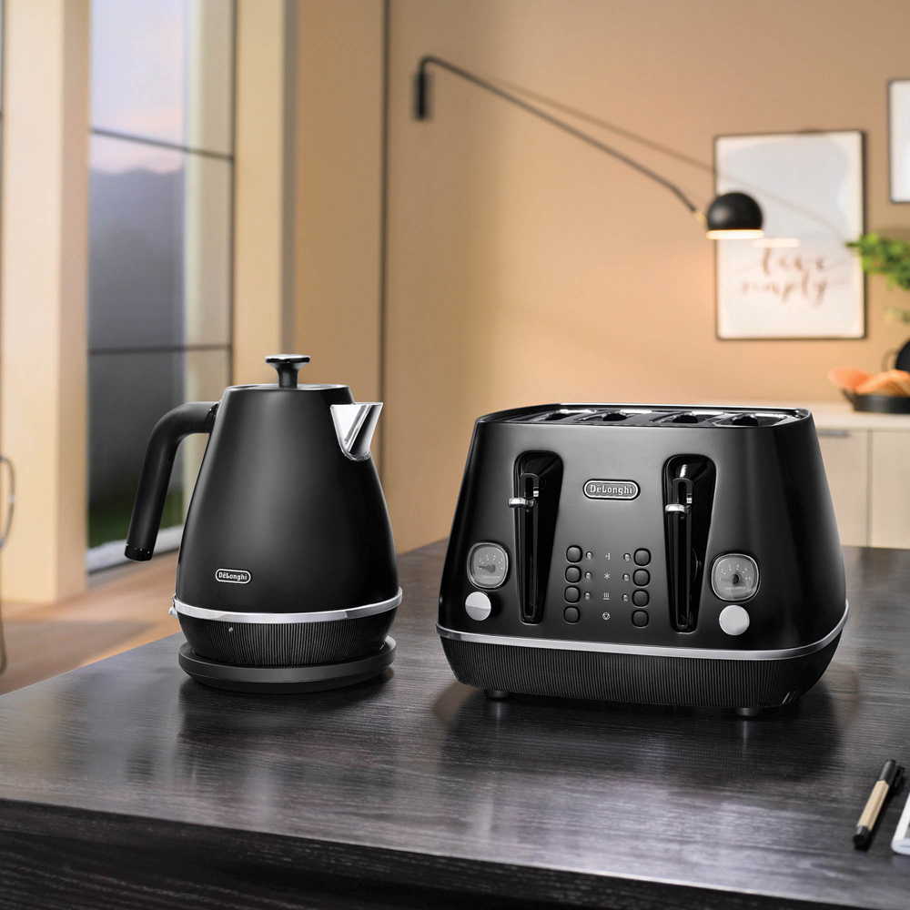 De'Longhi DL4310 Black Distinta X 1.7L Kettle Image 2