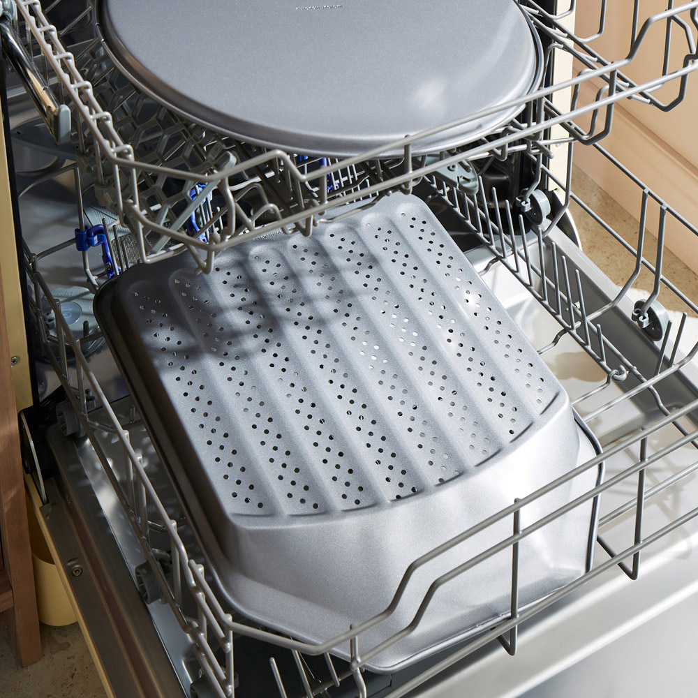 Morphy Richards Pizza Pan and Crisper Tray Set Image 9