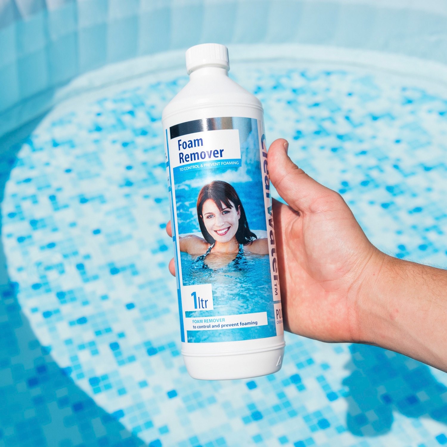 ClearWater Pool Chemical Foam Remover 1L Image 2