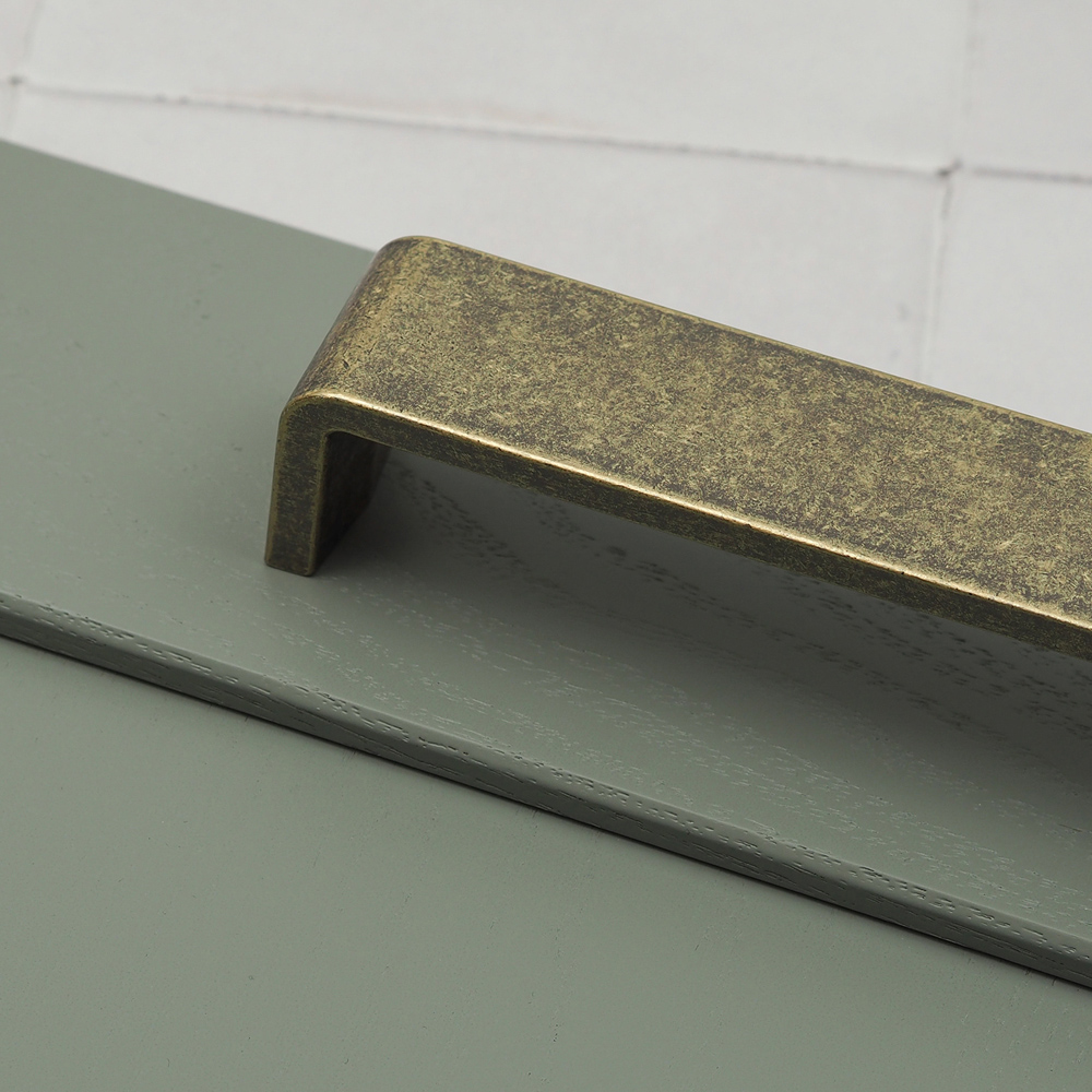 Handle & Home Antique Brass Handle 160mm Image 4