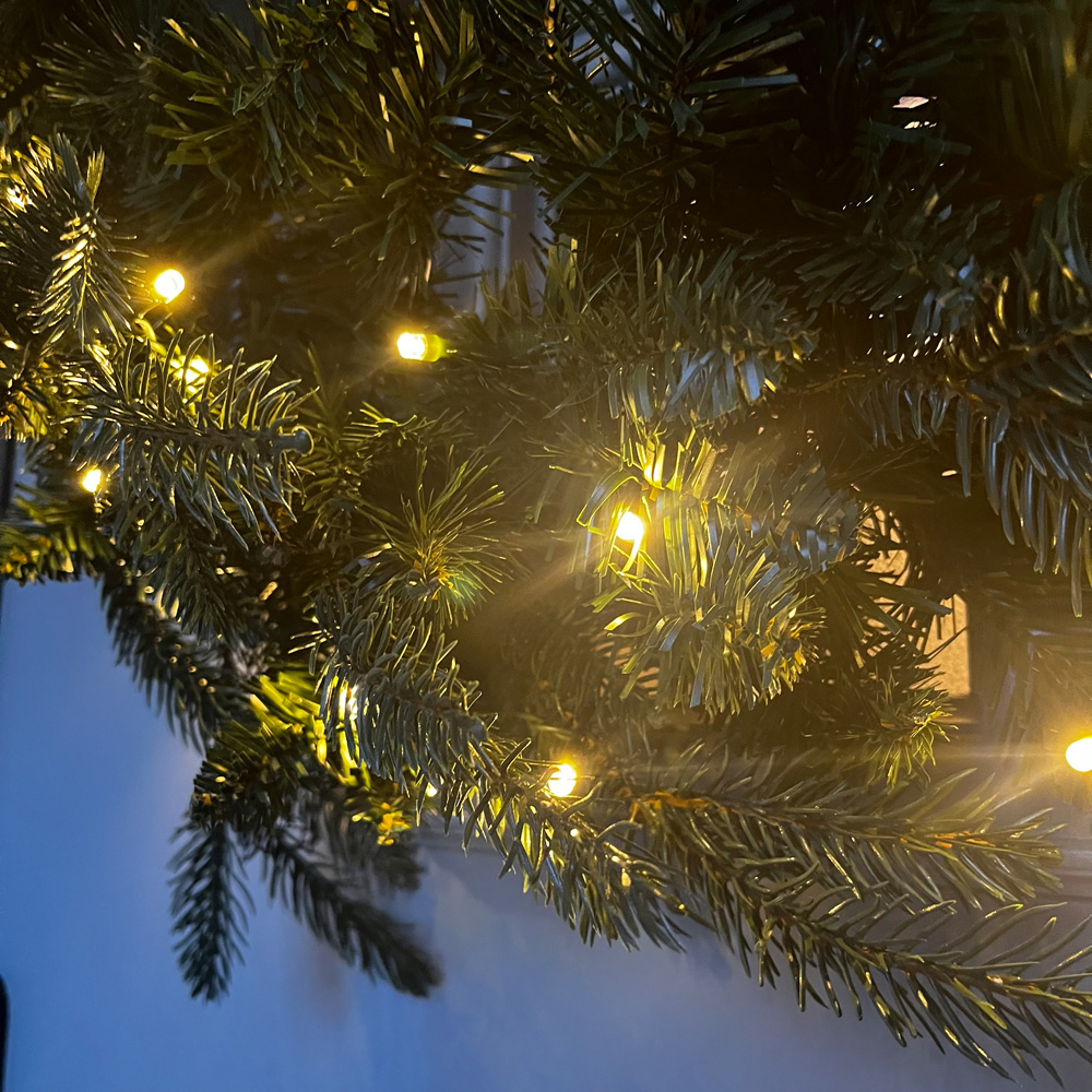 Festive Christmas Pre-Lit Green Wreath 60cm Image 4