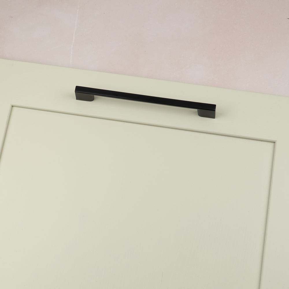 Handle & Home Square Matt Black Handle 160mm Image 6