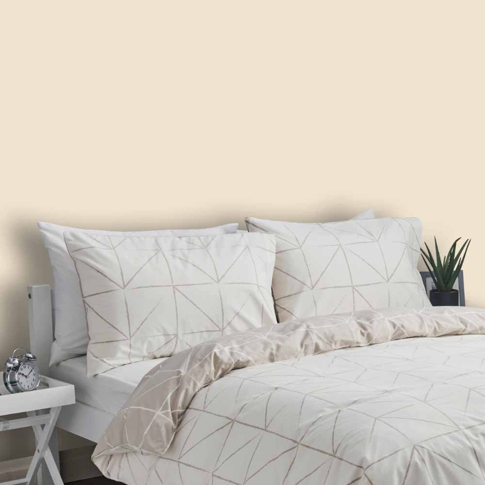 Wilko Walls & Ceilings Magnolia Silk Emulsion Paint 5L Image 5