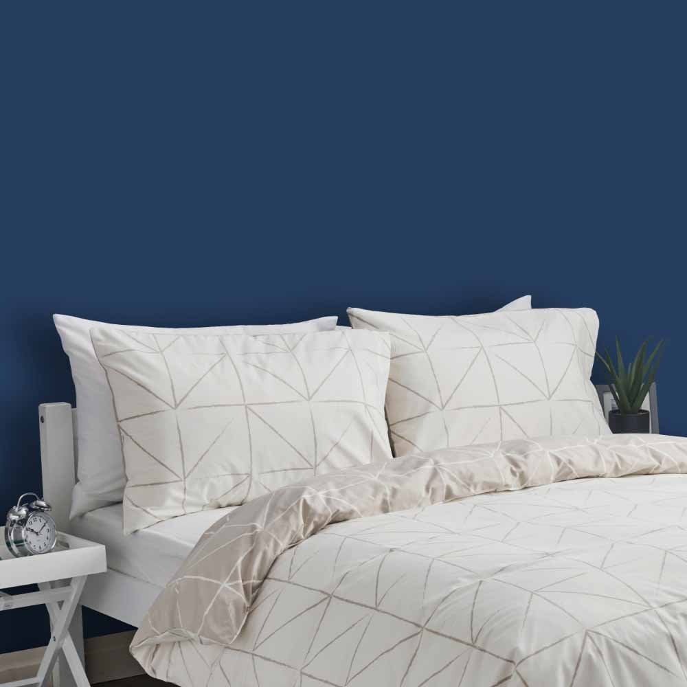 Wilko Walls & Ceilings After Hours Silk Emulsion Paint 2.5L Image 5