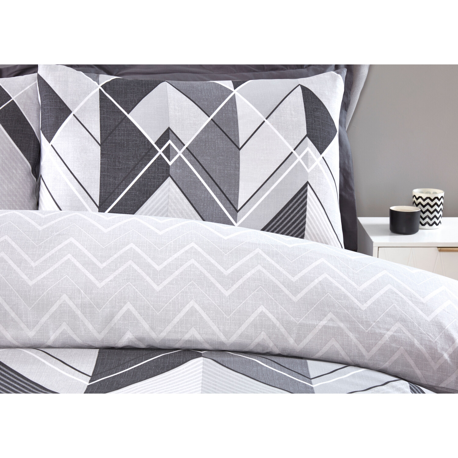 My Home Chevron King Size Monochrome Duvet Set Image 4