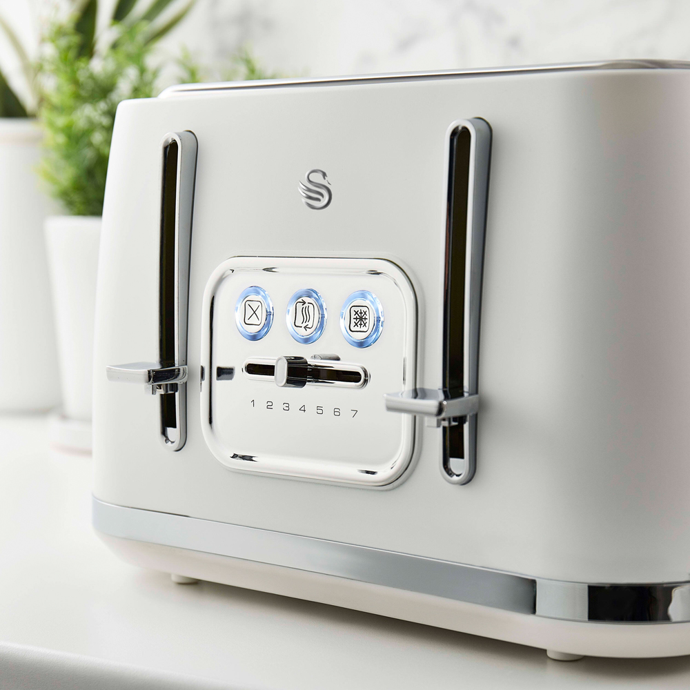 Swan Serenity EEJB271 White Matt Finish with Chrome Trim 4 Slice Toaster and 1.7L Kettle Set Image 5
