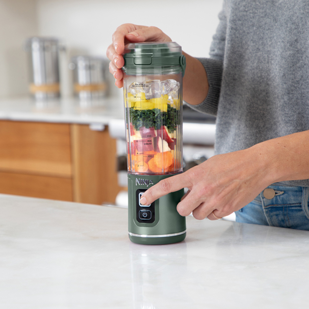 Ninja Blast BC151UKEM Forest Green 530ml Cordless Portable Blender Image 2