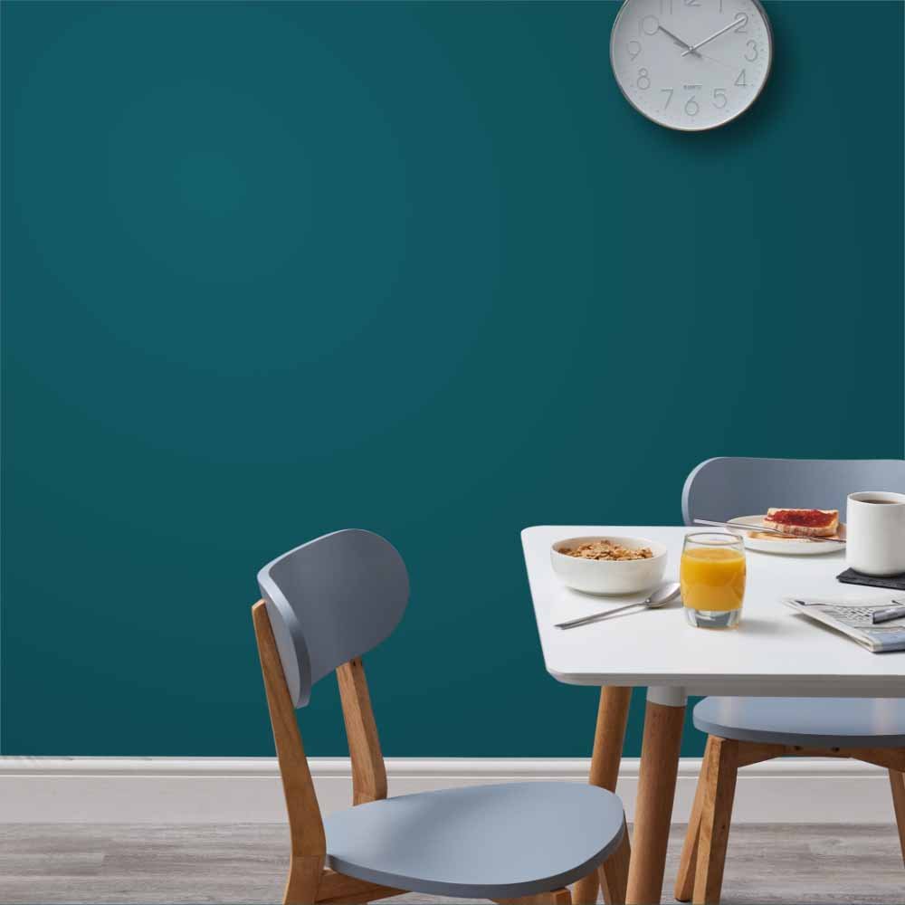 Wilko Walls & Ceilings Jaded Teal Silk Emulsion Paint 2.5L Image 4