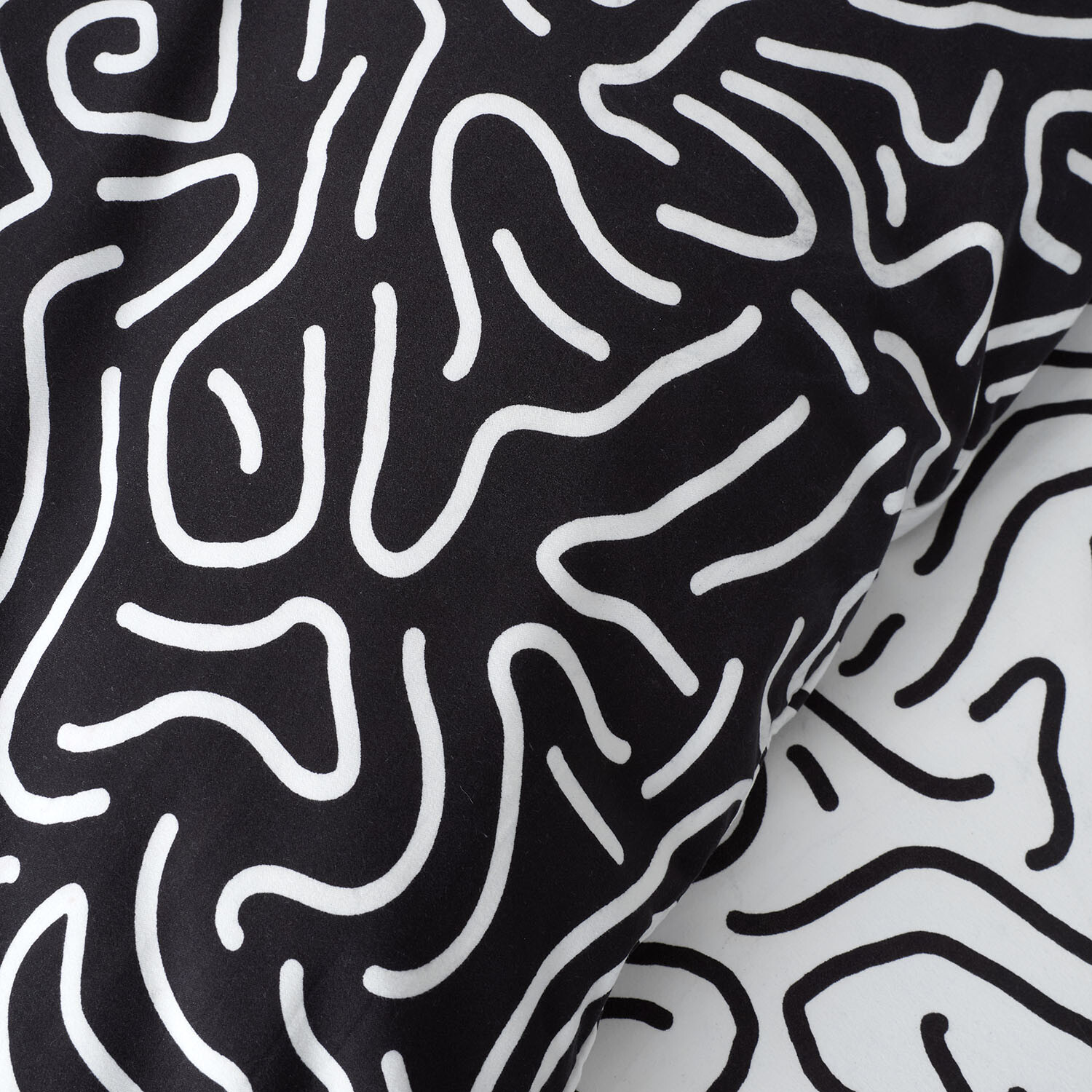 Berlin Doodle Duvet Set - White and Black / King Image 5