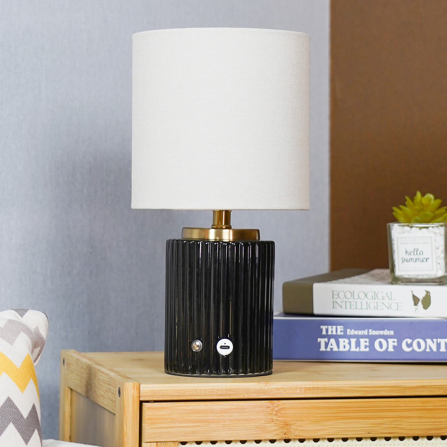 Arcadian Rechargeable Lamp Image 3