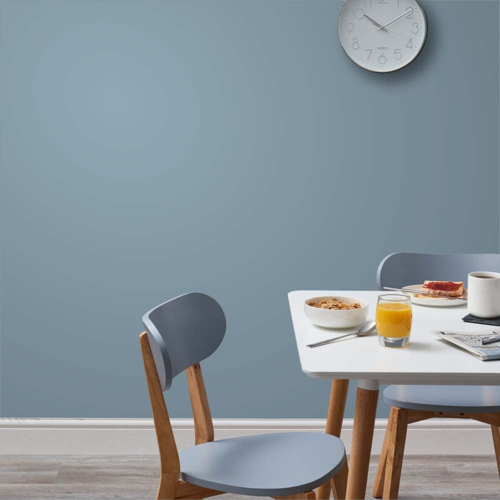 Wilko Walls & Ceilings Pottery Blue Emulsion Paint 2.5L Image 4