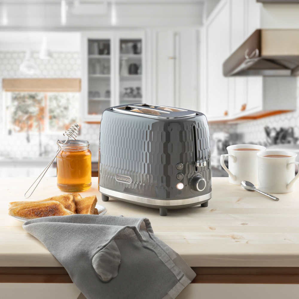 Daewoo Honeycomb Grey 2 Slice Toaster Image 2