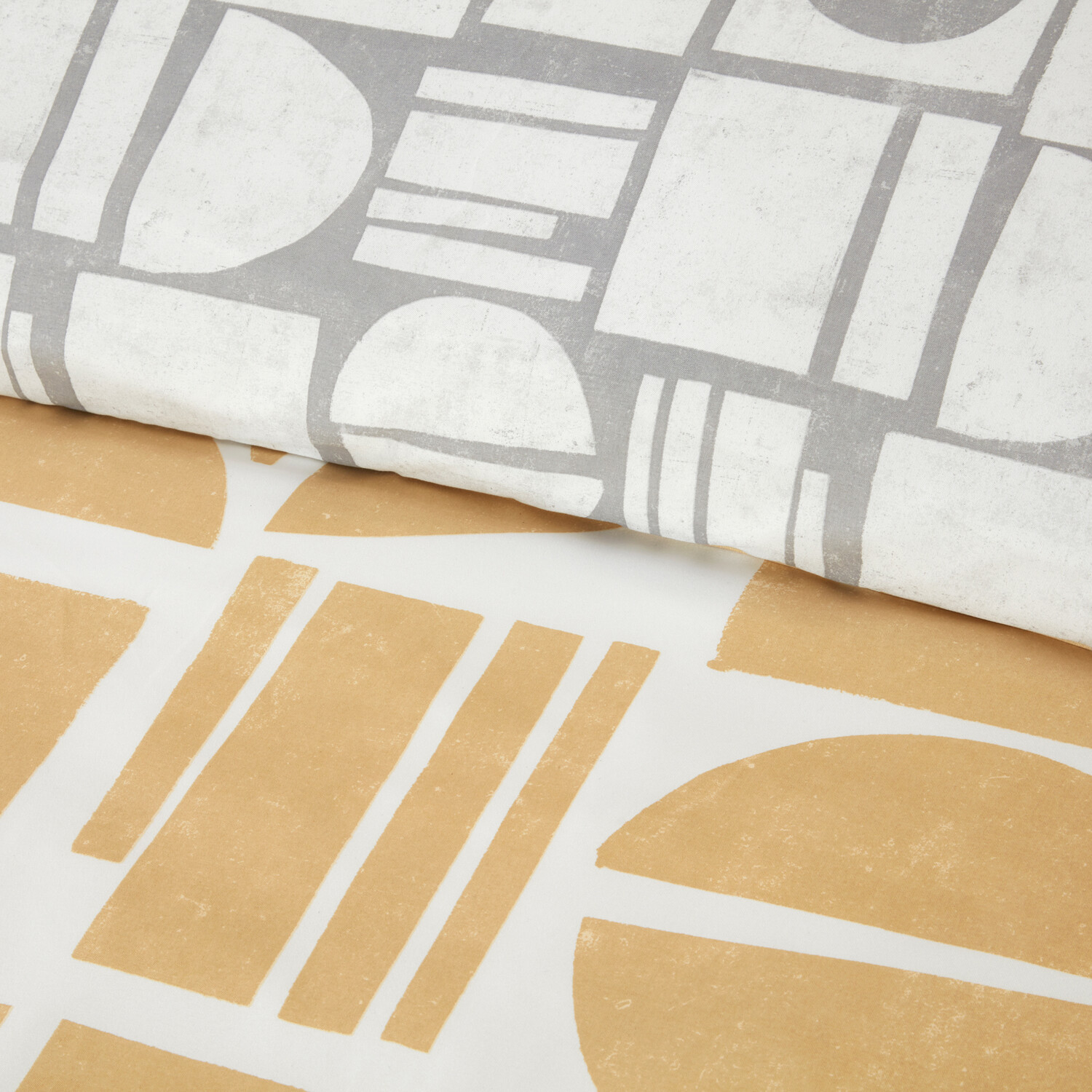 Riley Geo Reversible Bedding SetMustardKing Image 4