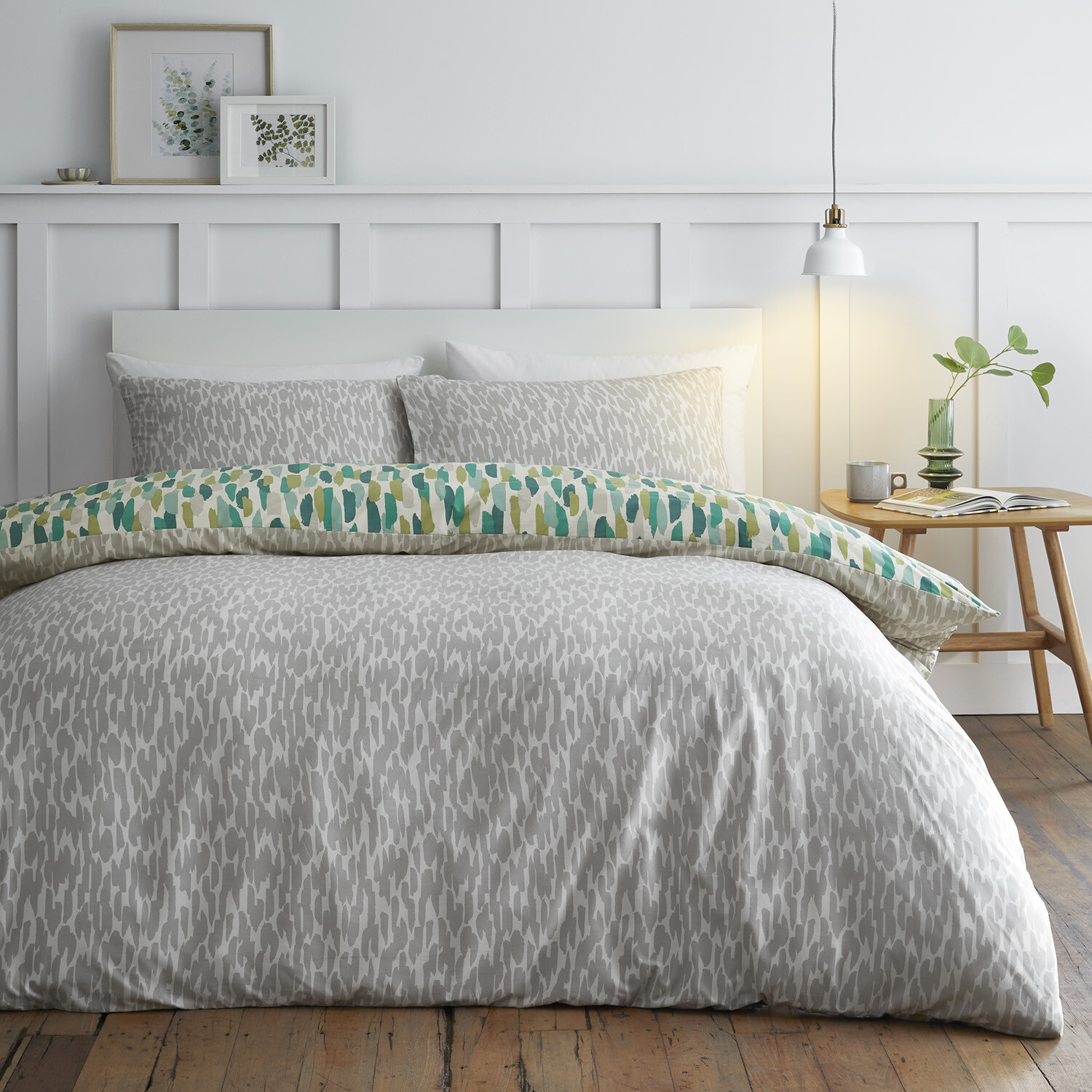 My Home Ellison Duvet Cover and Pillowcase Set - Green / King Image 2