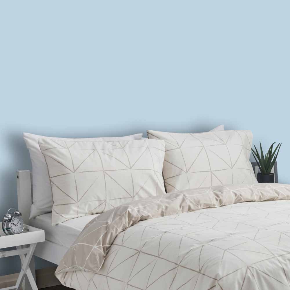 Wilko Walls & Ceilings Cloudless Silk Emulsion Paint 2.5L Image 5