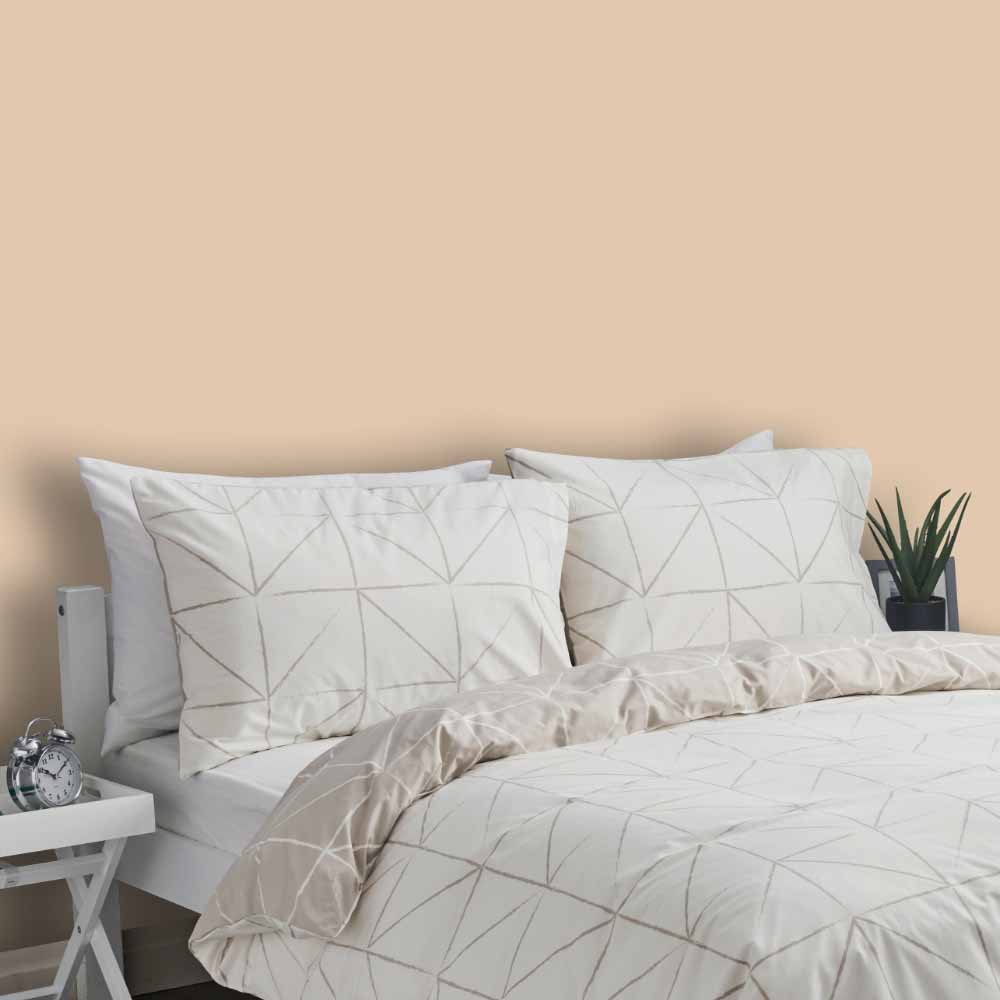 Wilko Walls & Ceilings Biscuit Crunch Matt Emulsion Paint 2.5L Image 5