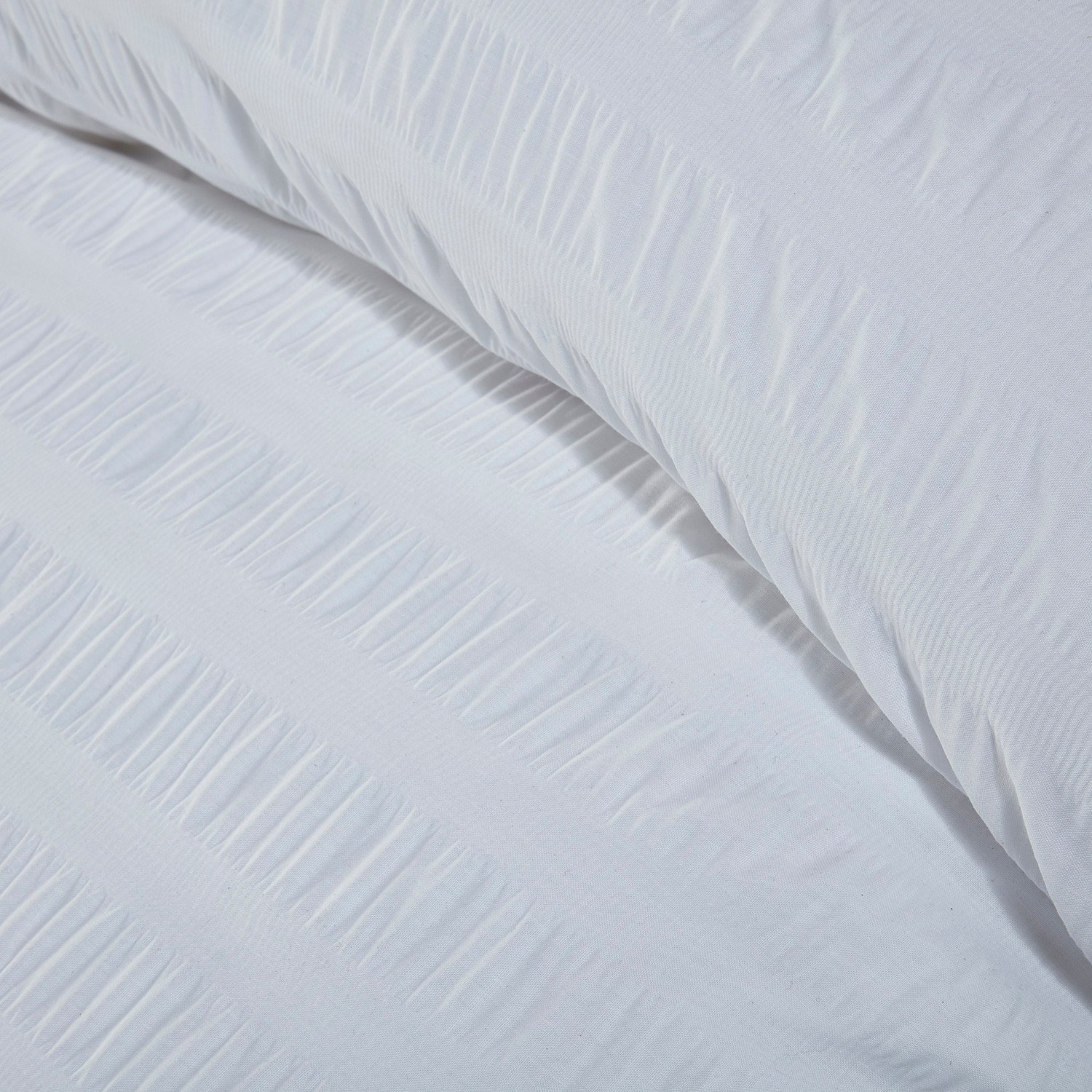 Divante Seersucker King White Duvet and Pillowcase Set Image 3