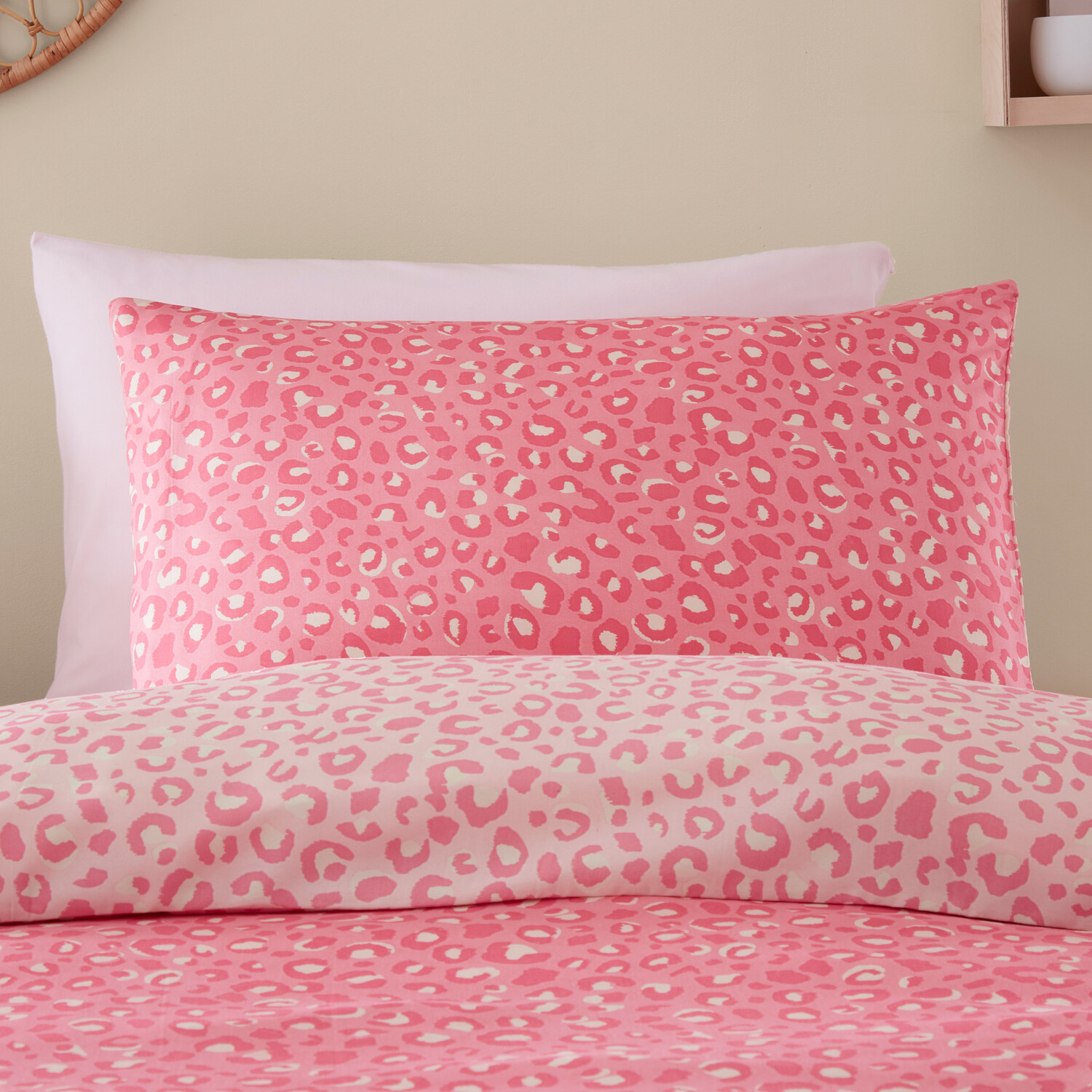 Leopard Print Duvet Pink Image 3