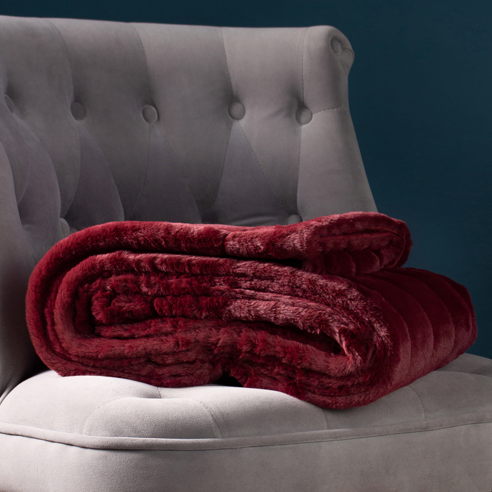 Paoletti Empress Ruby Faux Fur Throw 130 x 180cm Image 2