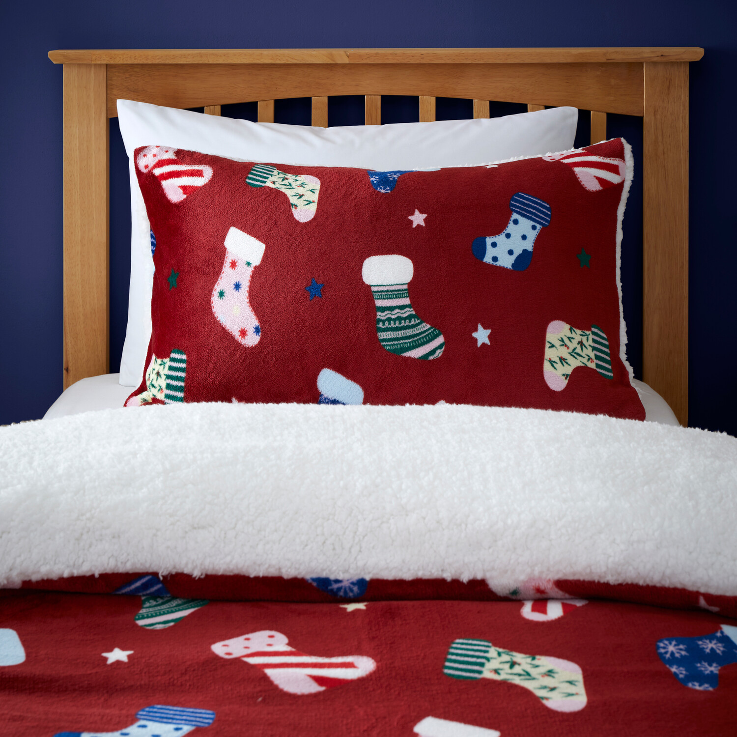 Christmas Stockings Fleece Duvet Set Red Single Image 5