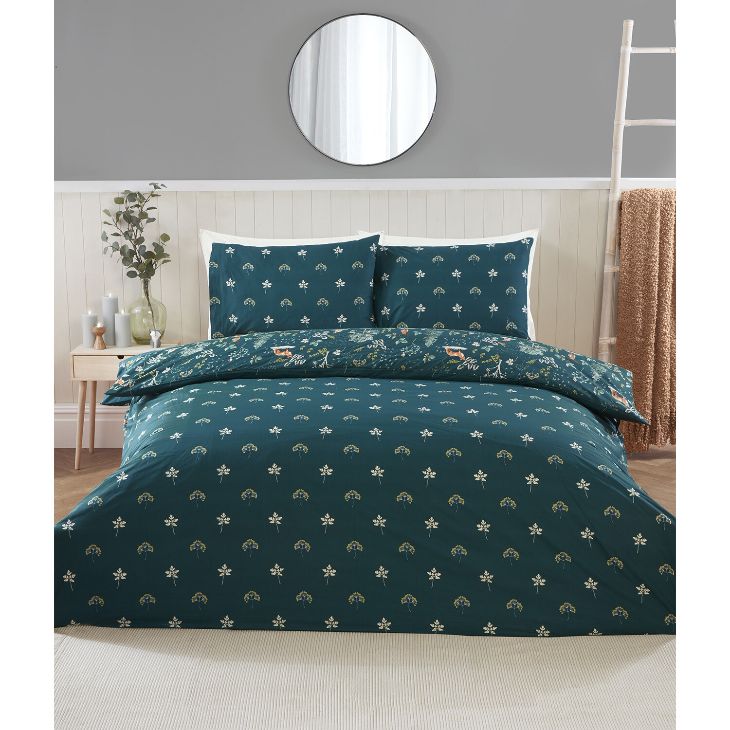 Snowy Forest Duvet Cover and Pillowcase Set - Emerald Green / King Image 2