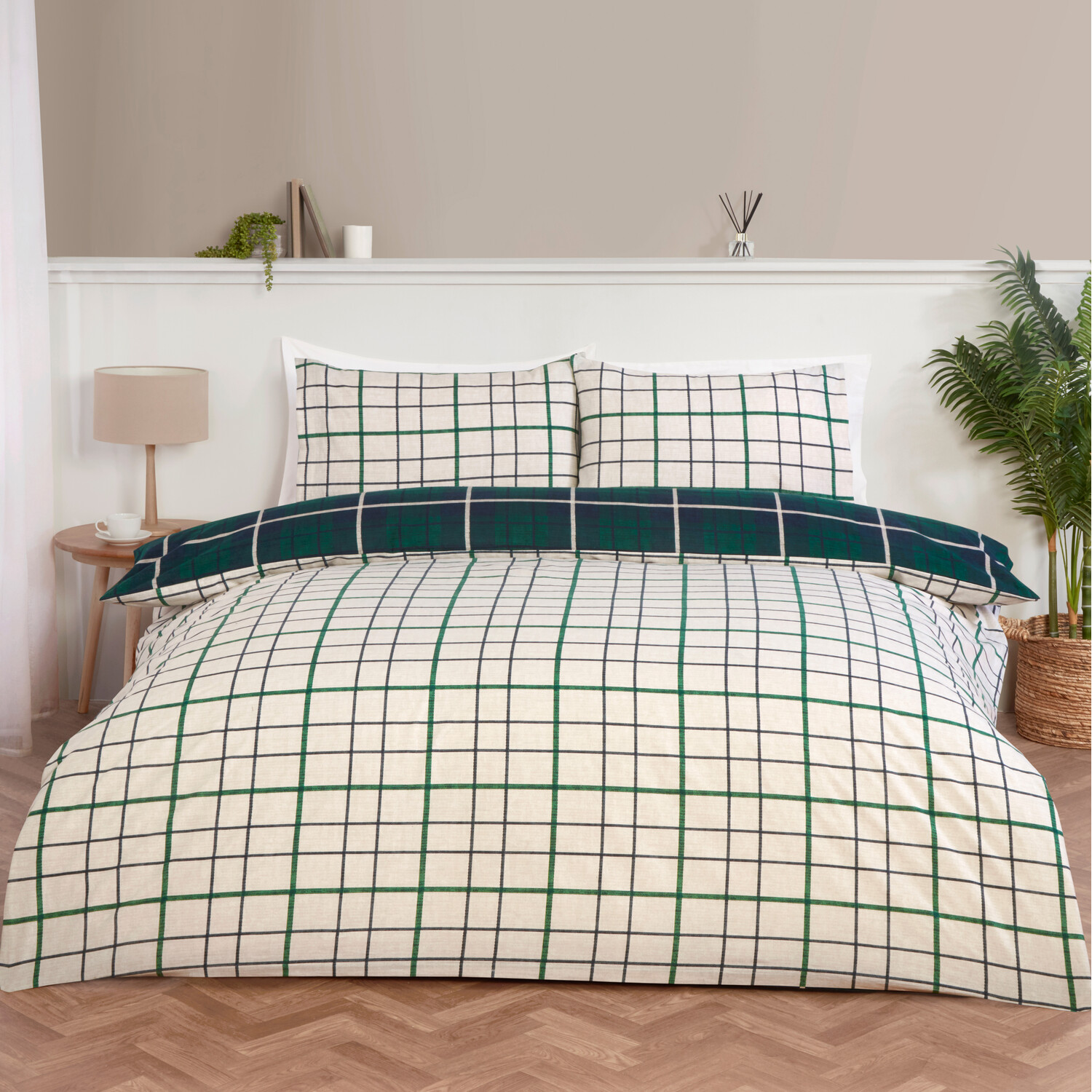 Barton Check Duvet Set Navy King Image 2