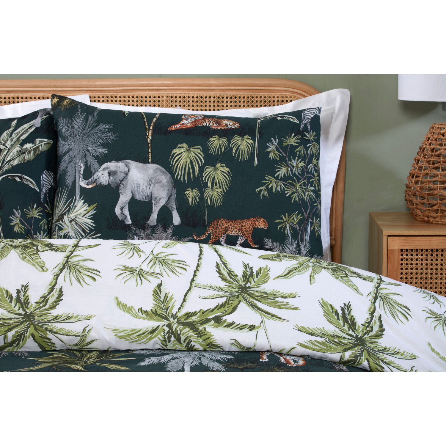 Malawi Duvet Cover and Pillowcase Set - Navy / King Image 3