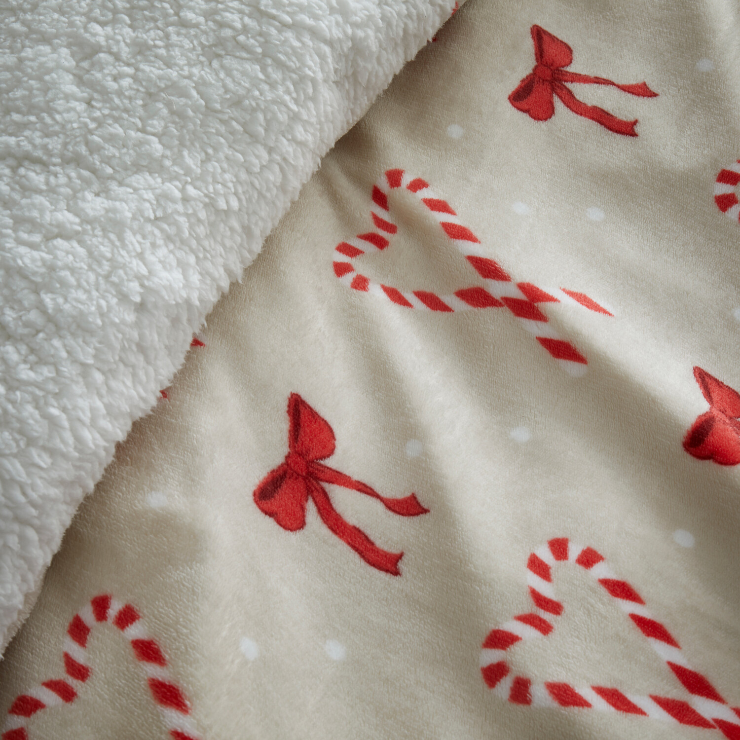 Candy Cane Hearts Fleece Duvet Set Beige and Red King Image 2