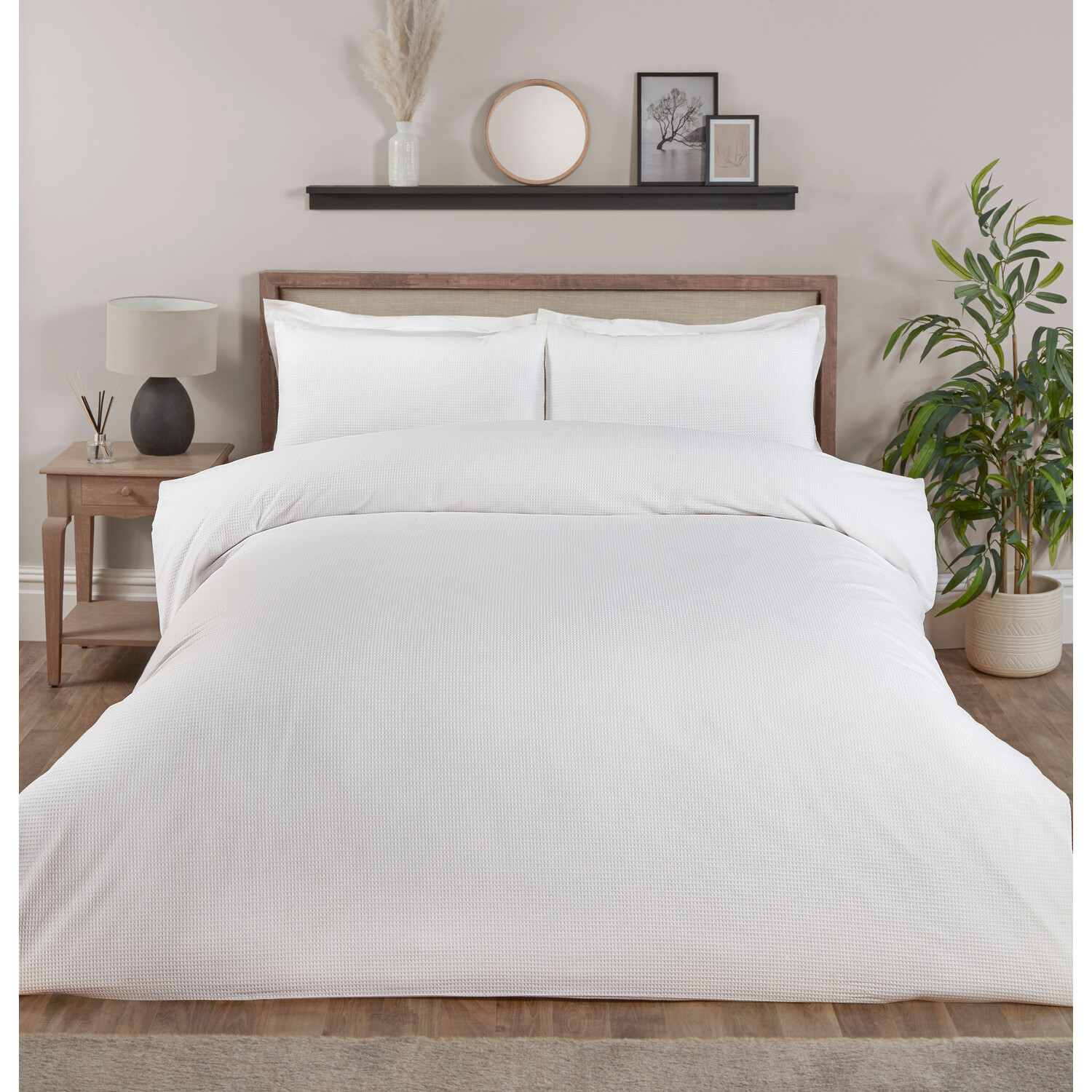 Divante Belgravia Waffle Duvet Cover and Pillowcase Set - White / Superking Image 1