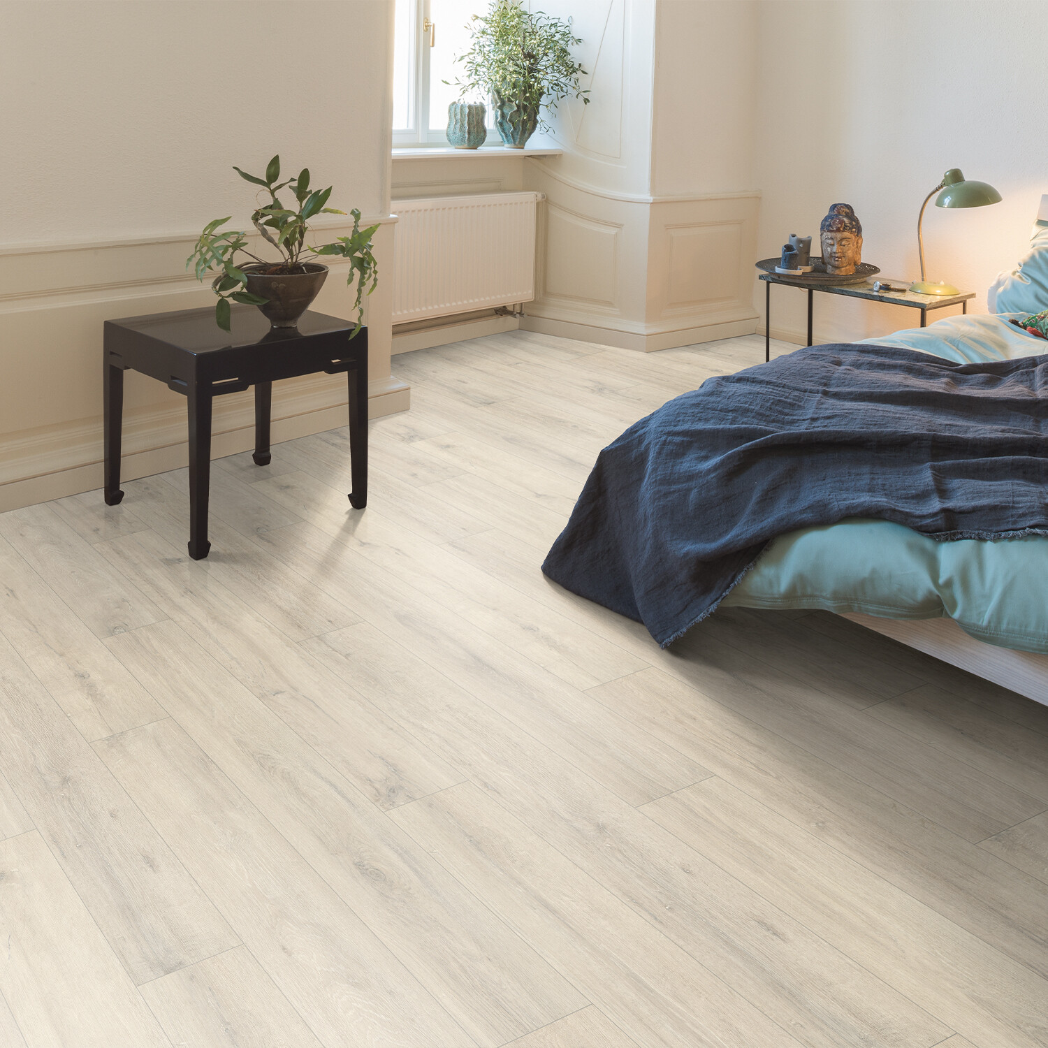 Egger 7mm Laminate Flooring Sample Chalky Oak Image 2