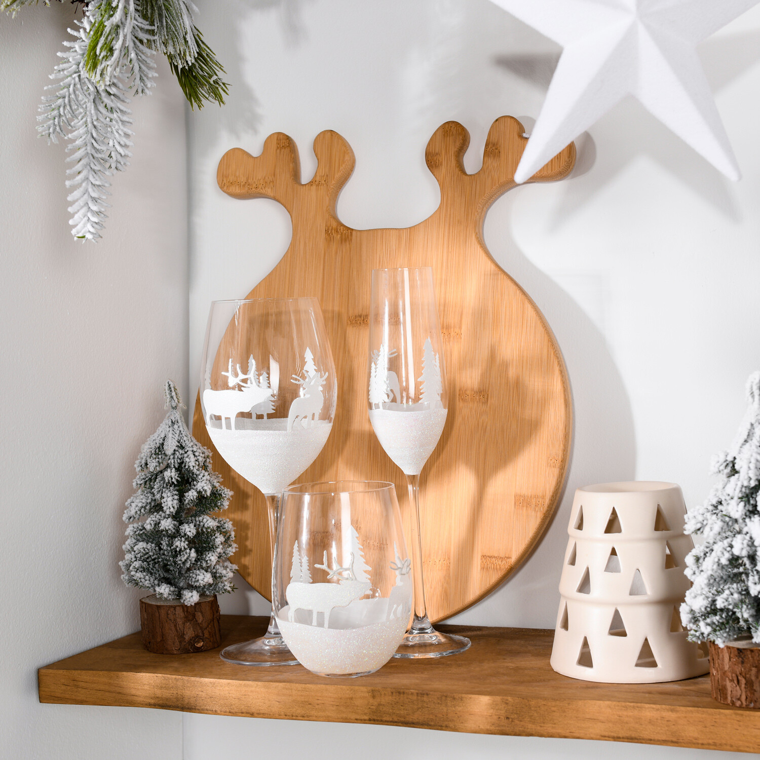 Wine Glass with Xmas Scene White Image 2