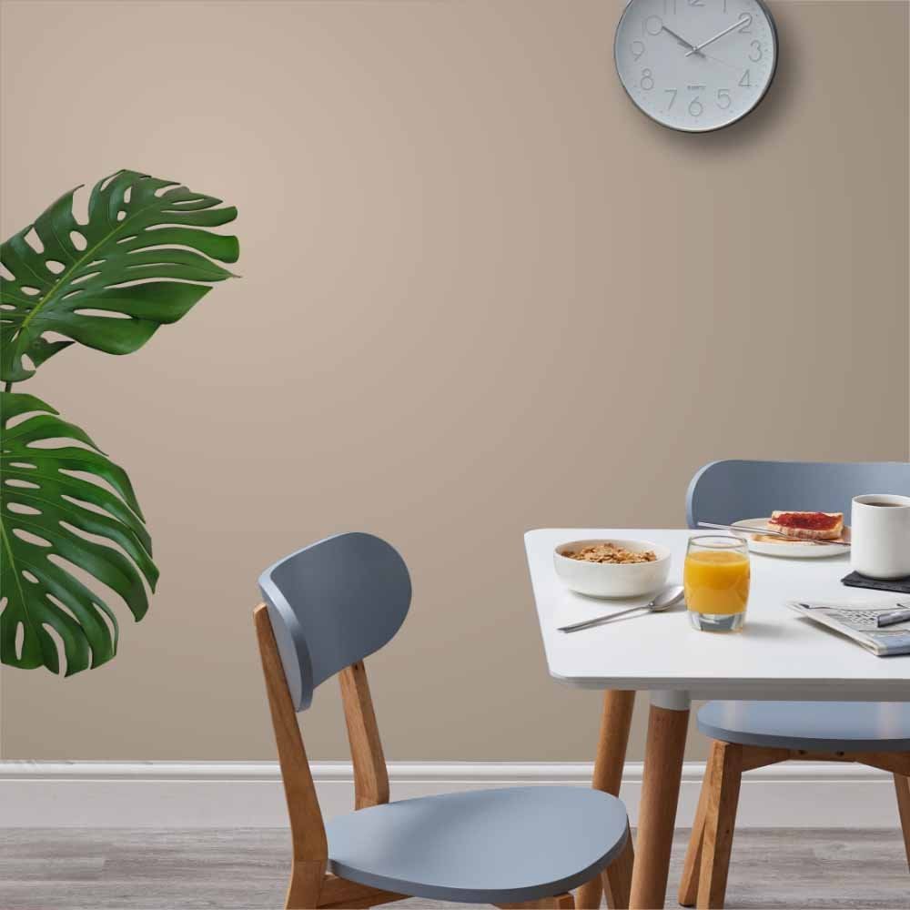 Wilko Walls & Ceilings Oatmeal Matt Emulsion Paint 2.5L Image 4