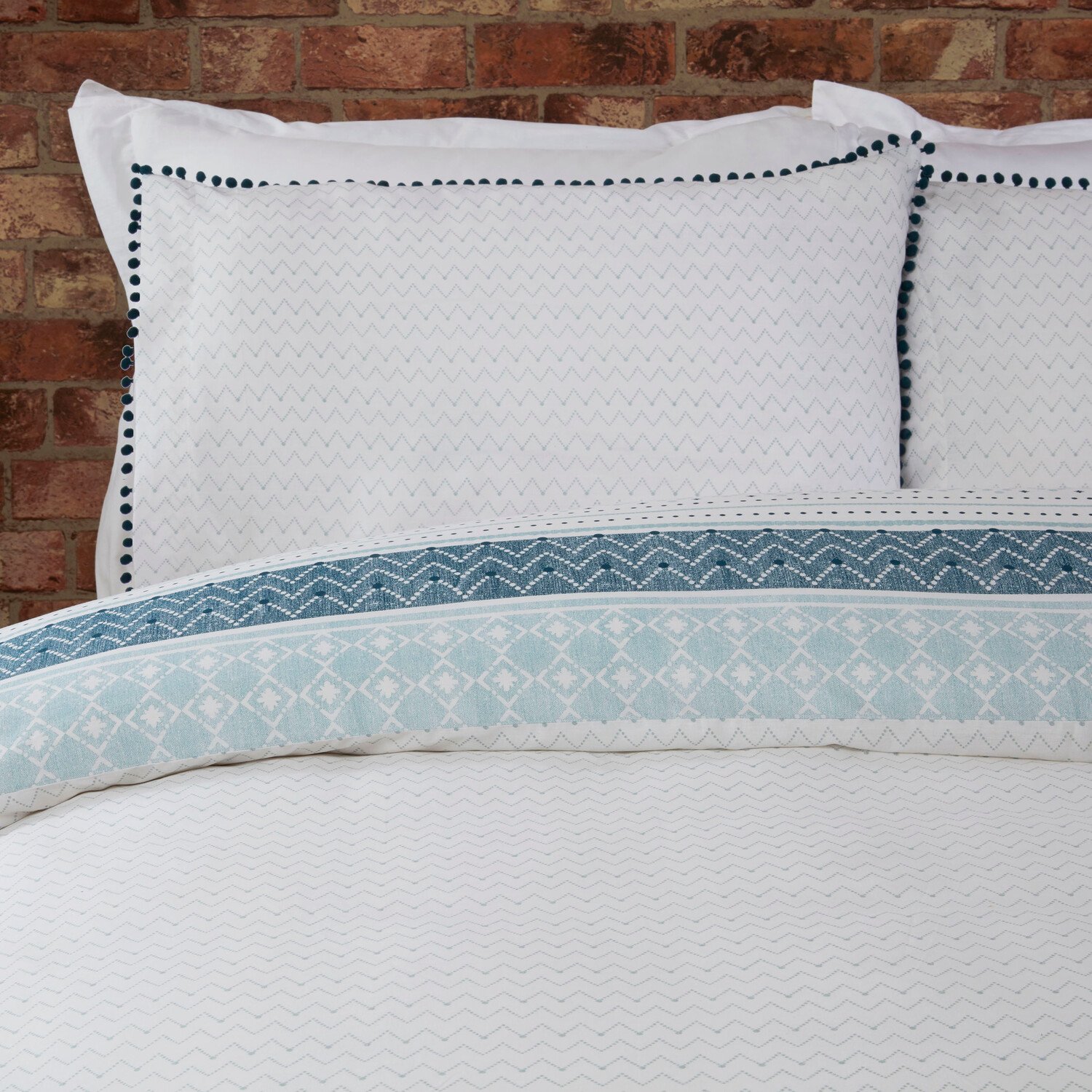 Aztec Geo Stripe Duvet and Pillowcase Set - Double Image 3