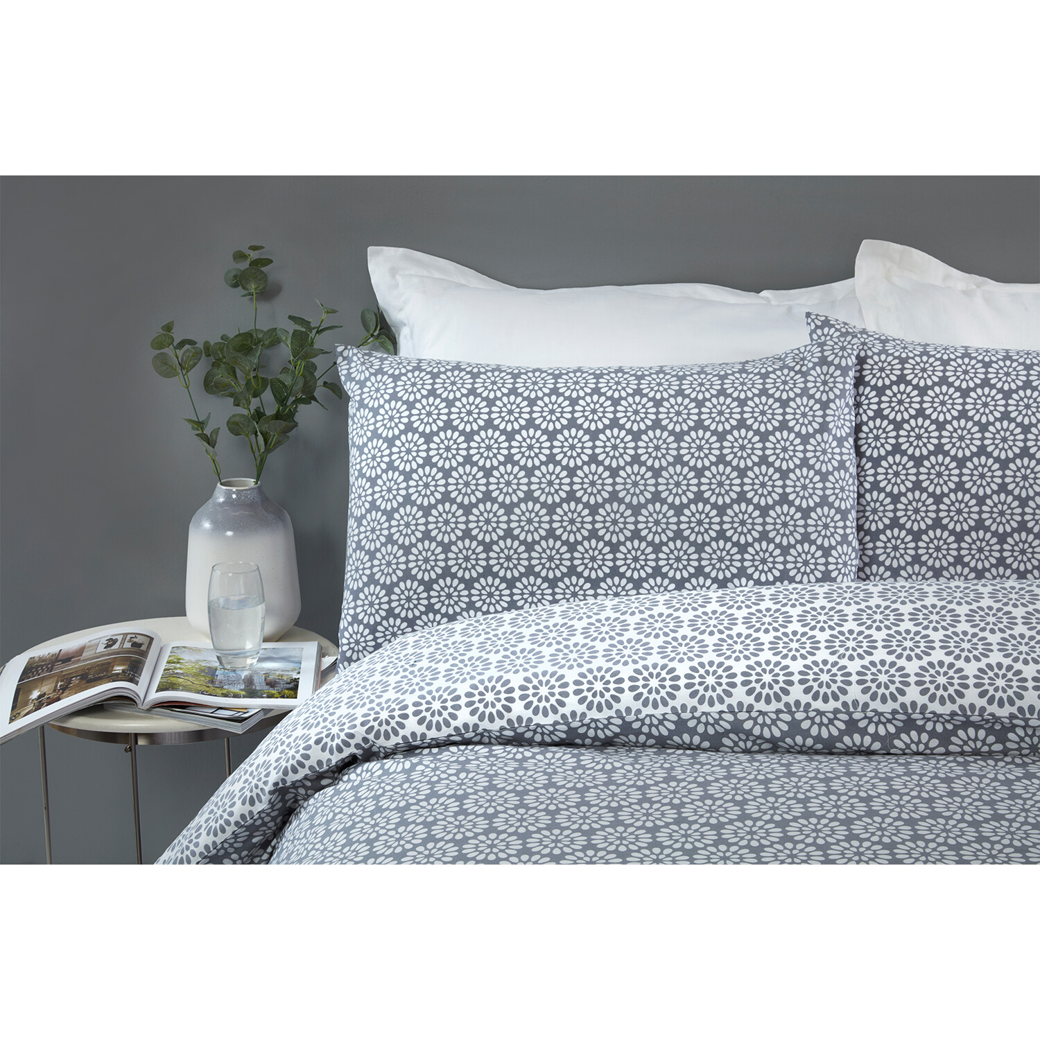 Geo Blossom Duvet Cover and Pillowcase Set - Grey / King Image 3