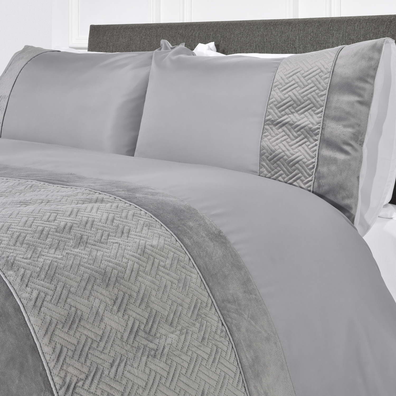 My Home King Size Charcoal Crosshatch Embossed Panel Duvet Set Image 3