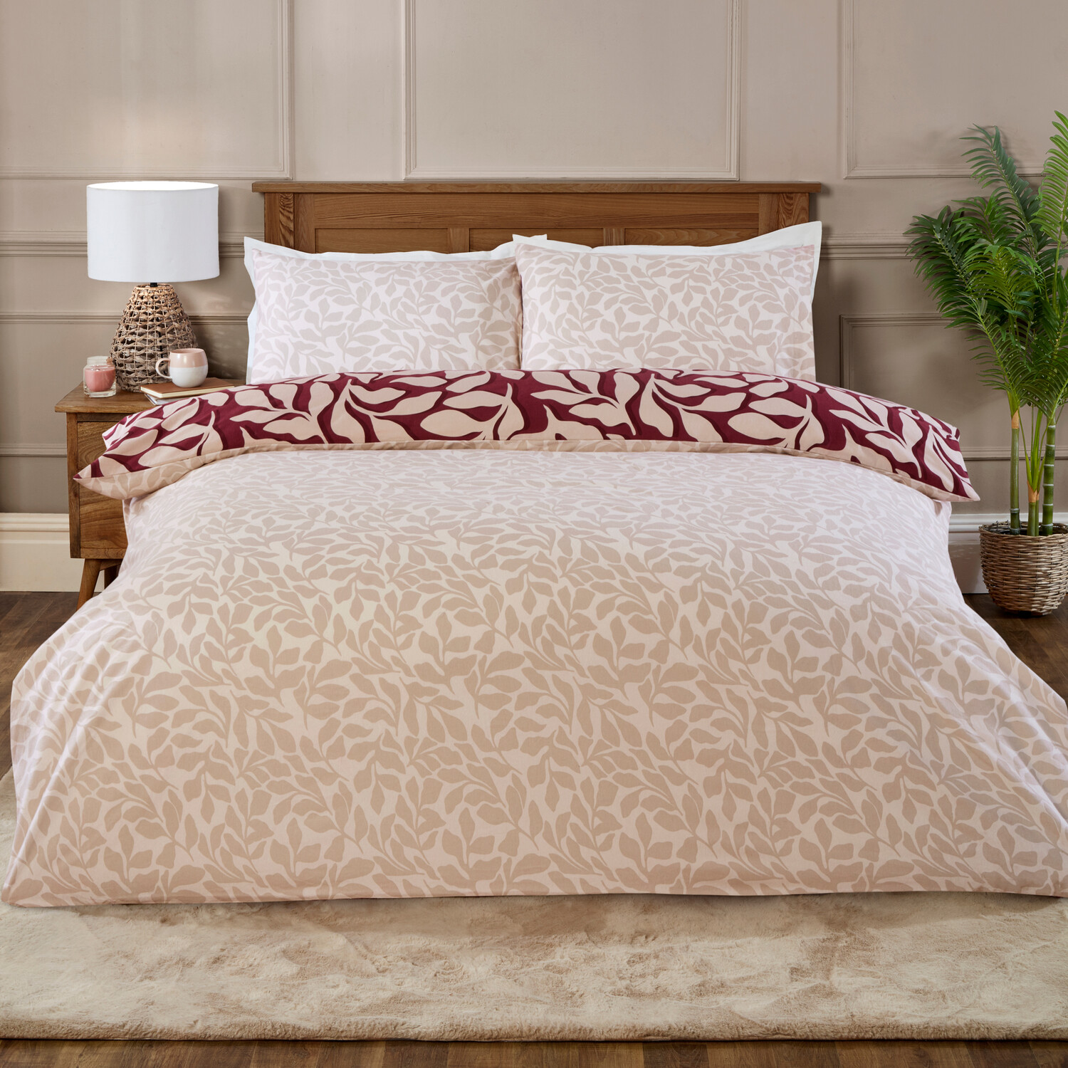 Carolina Leaf Duvet Set Burgundy King Image 2