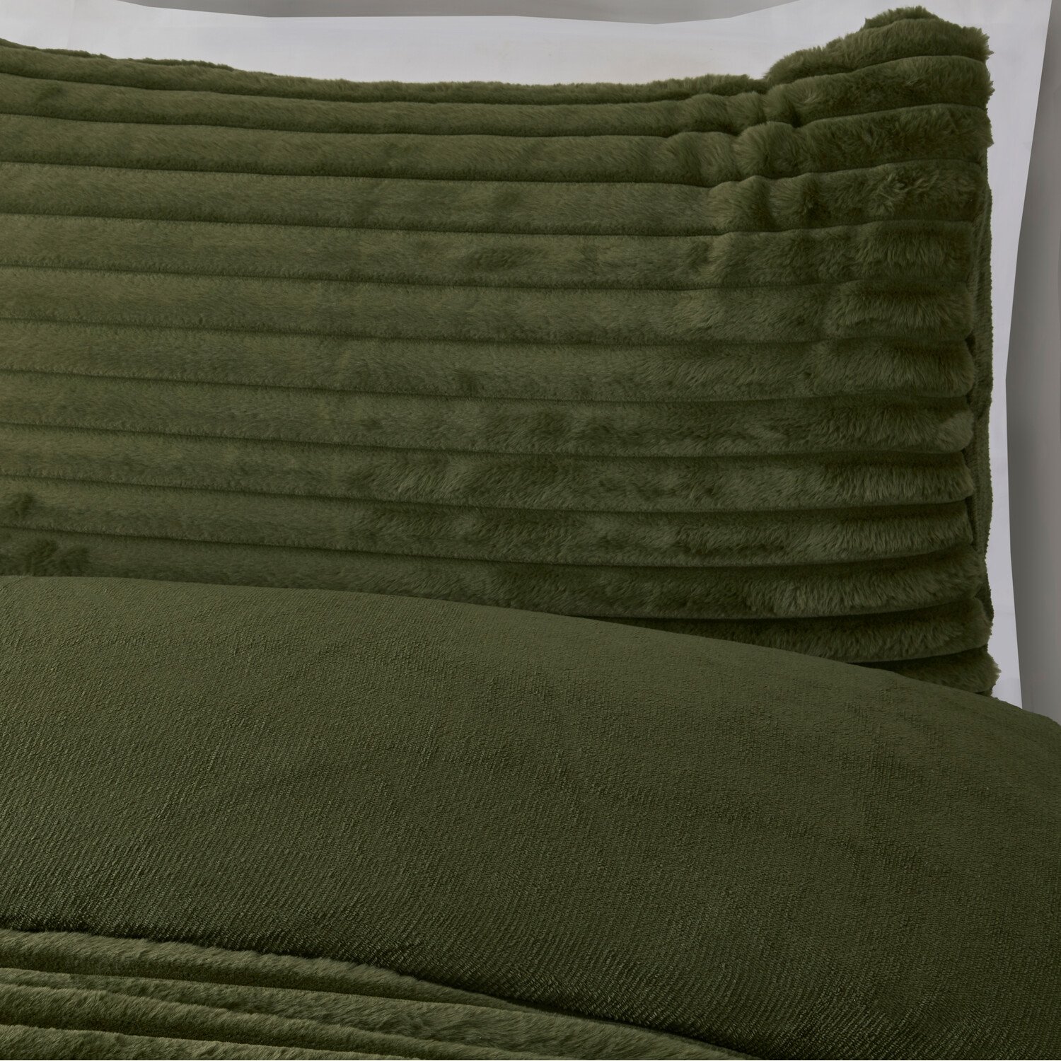 Colorado Faux Fur Duvet Set Green Double Image 2