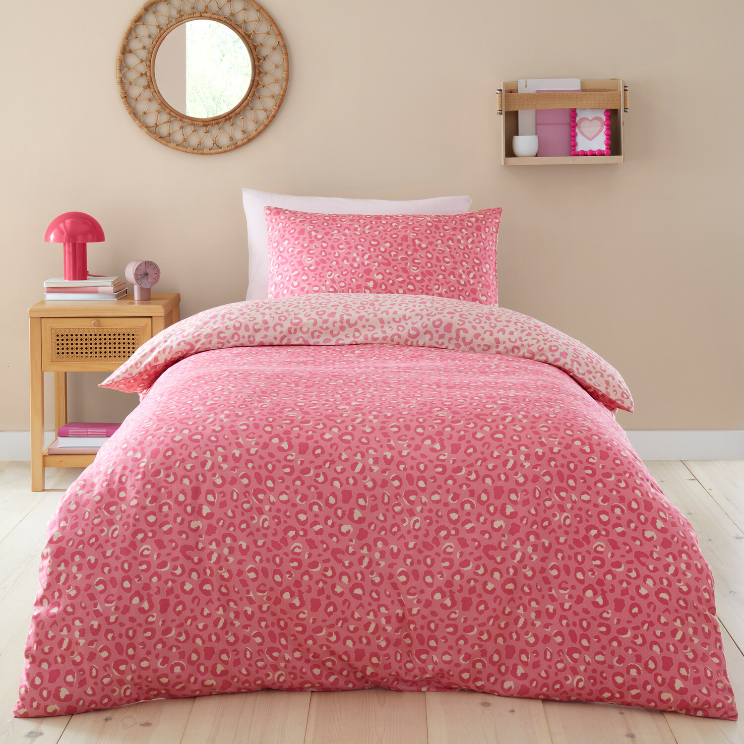 Leopard Print Duvet Pink Image 1