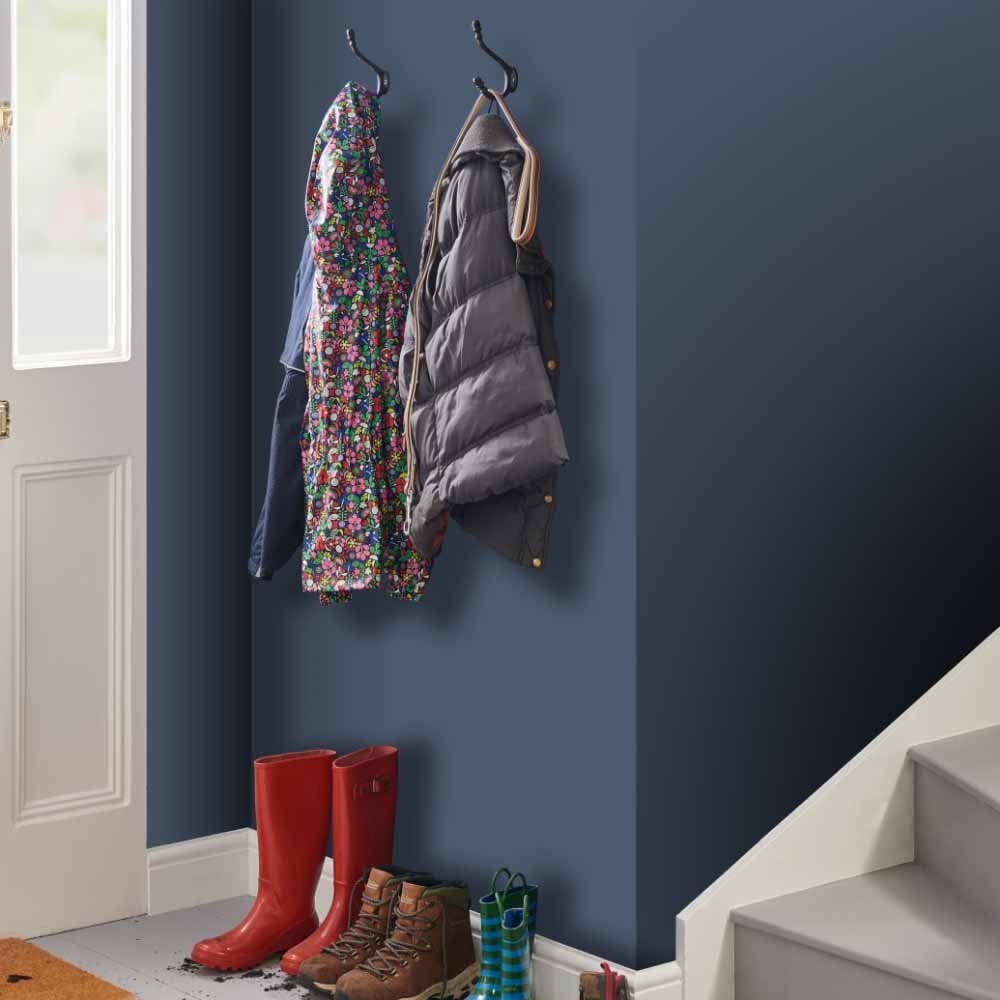 Wilko Tough & Washable Intense Blueberry Matt Emulsion Paint 2.5L Image 5