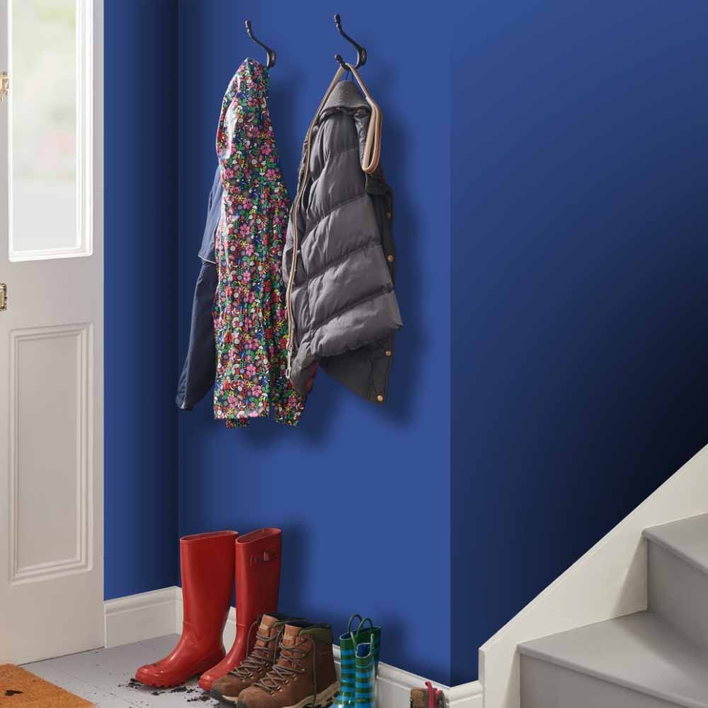 Wilko Tough & Washable Midnight Hour Matt Emulsion Paint 2.5L Image 5