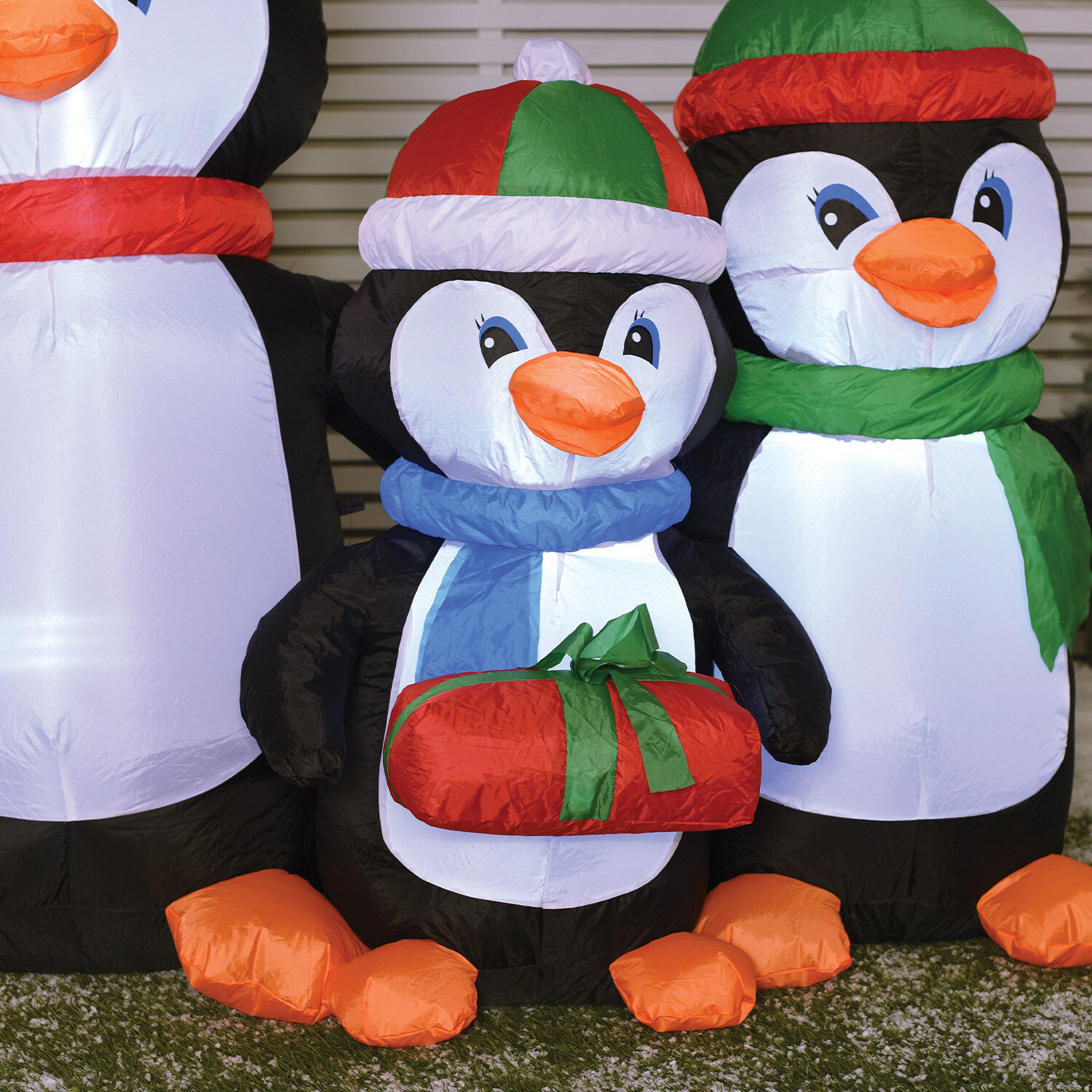 Inflatable Penguin Family - Black Image 3
