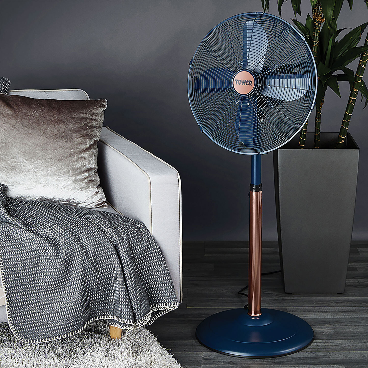 Tower Cavaletto Blue Pedestal Fan 16 inch Image 4