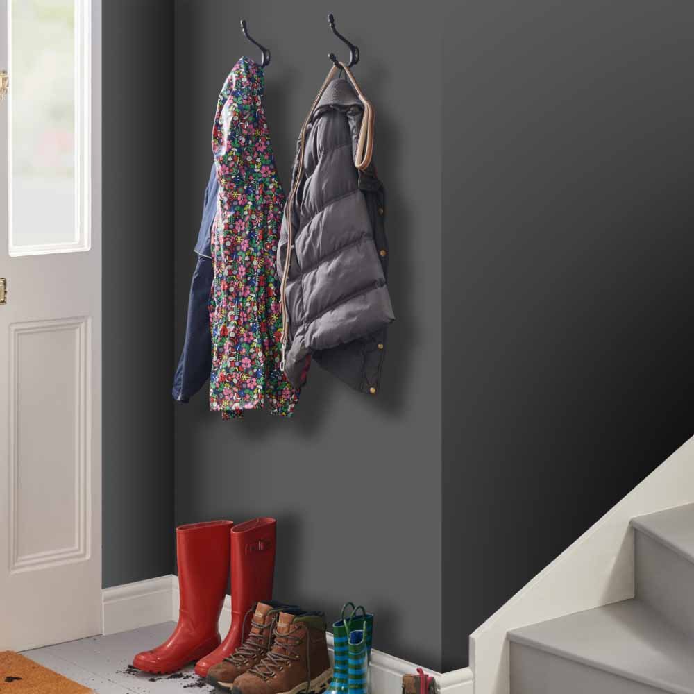 Wilko Tough & Washable Pure Grey Matt Emulsion Paint 2.5L Image 5