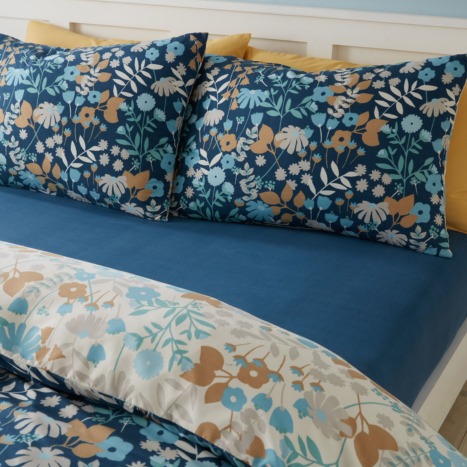 Posie Floral Bedding Set - Navy / Single Image 6