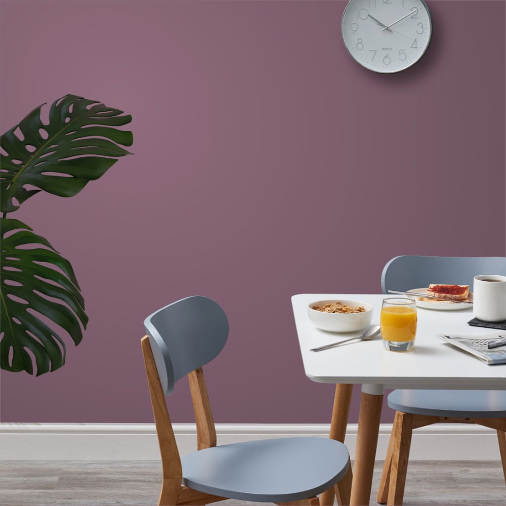Wilko Walls & Ceilings Dusky Amethyst Matt Emulsion Paint 2.5L Image 4